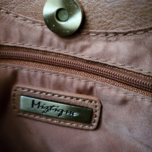 🛑SOLD🛑 Golden Coast woven Crossbody in Brown - Picture 7 of 10